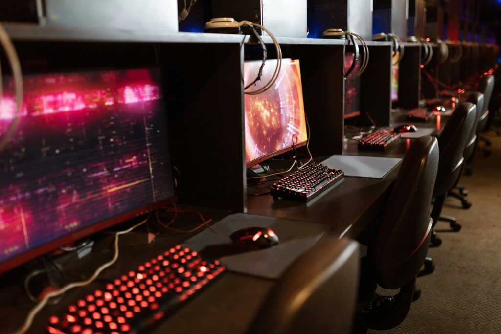 What Plate to Get for a Gaming Keyboard? 8 Gaming Keyboard